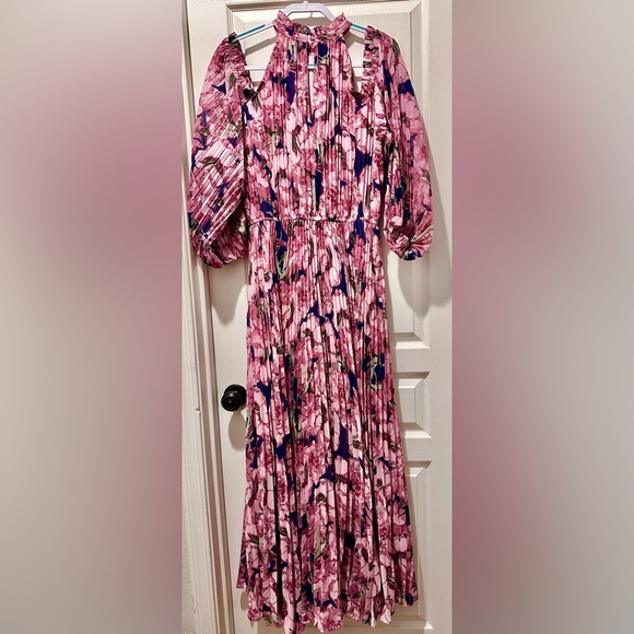 Petal & Pup Hilary Pleated Cold Shoulder Floral Maxi Dress - Picture 2 of 15